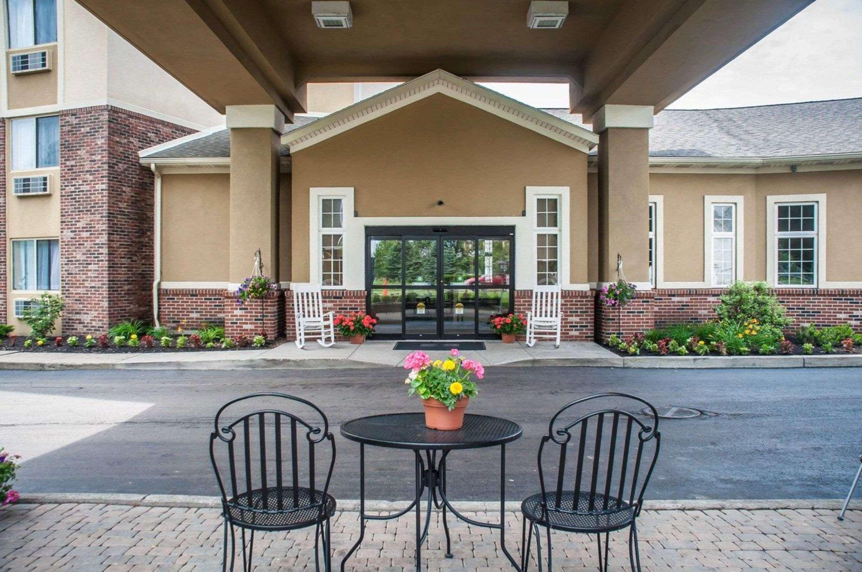 Comfort Inn University Amherst Buitenkant foto