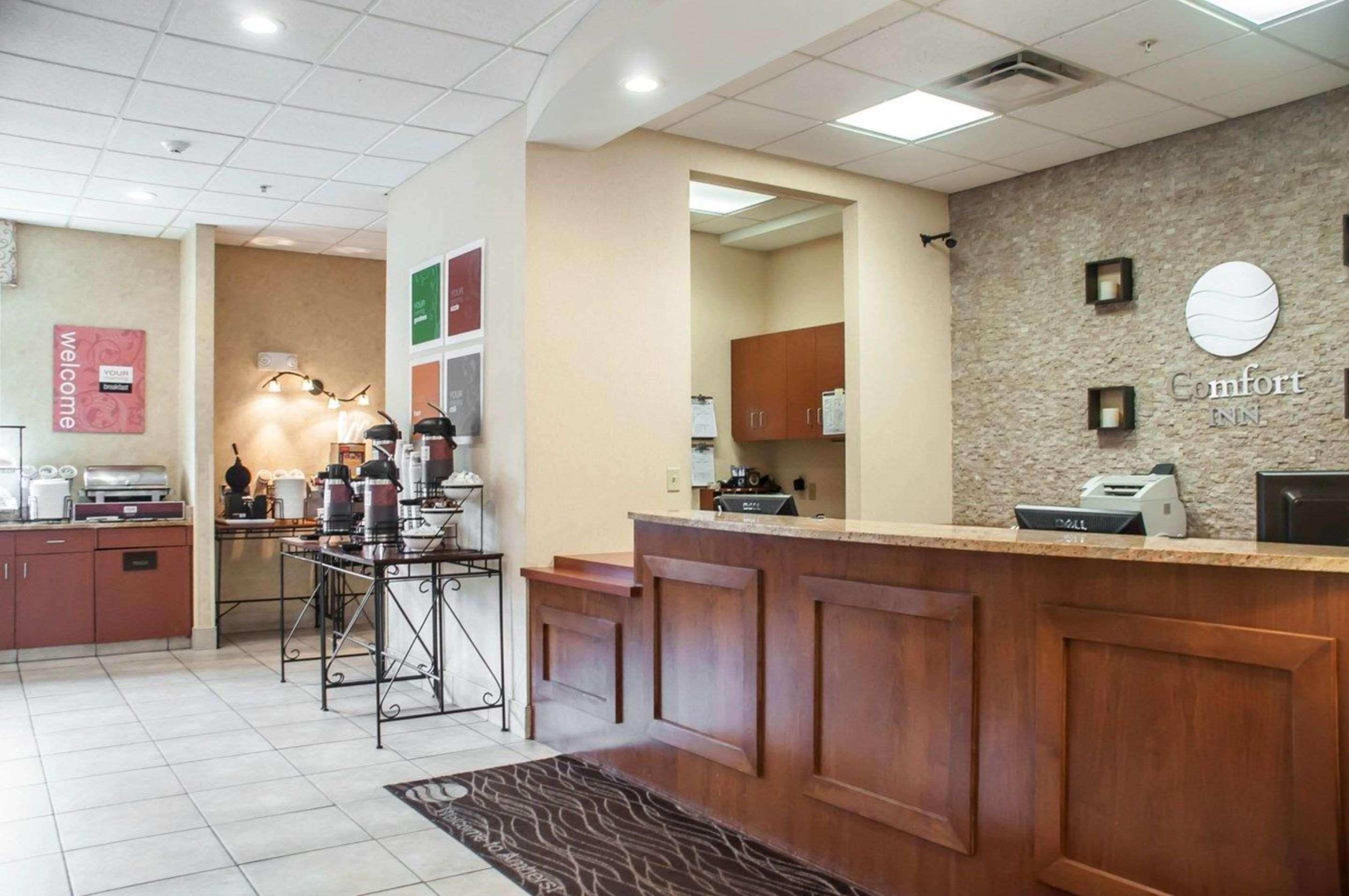 Comfort Inn University Amherst Buitenkant foto