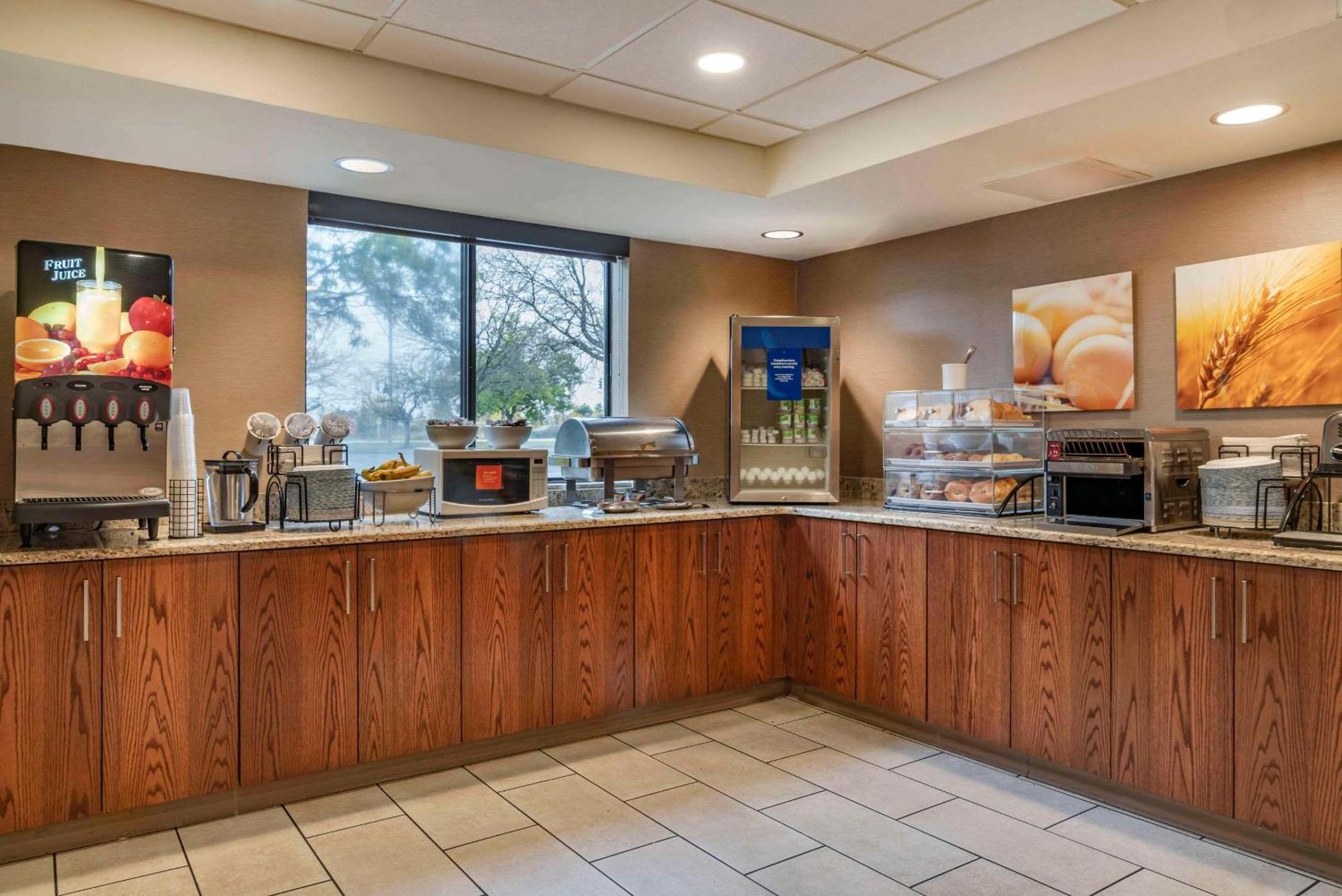 Comfort Inn University Amherst Buitenkant foto