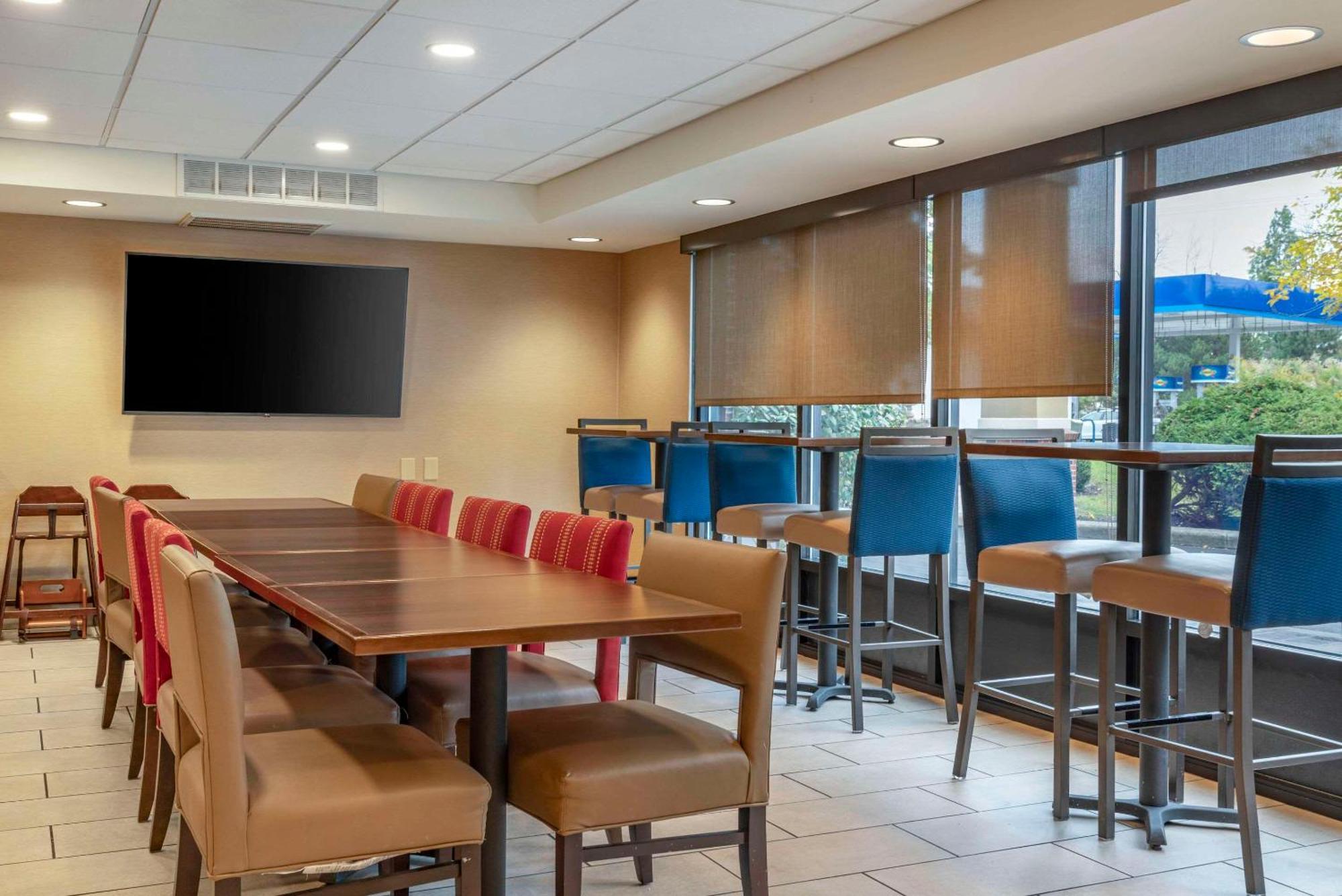 Comfort Inn University Amherst Buitenkant foto