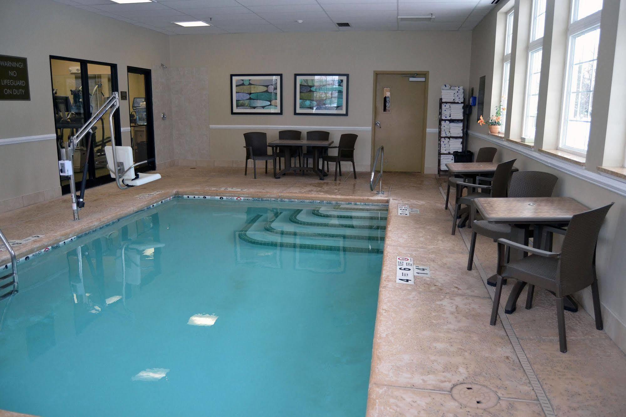 Comfort Inn University Amherst Buitenkant foto